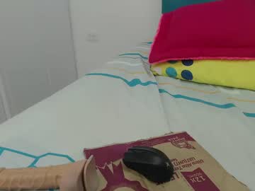 สาวน้อยไทยหีอมชมพู 1