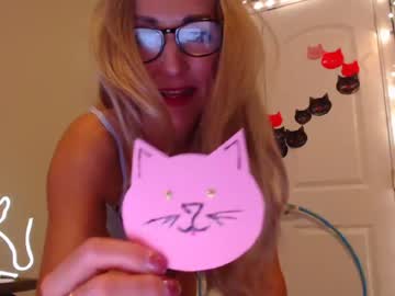 วัยรุ่นไซด์ไลน์โชว์หุ่นในห้อง4